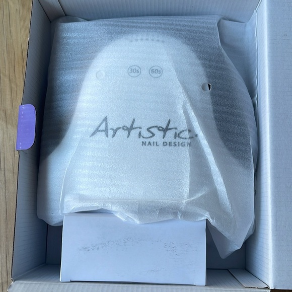 LED Light - White and Black - Picture 3 of 4